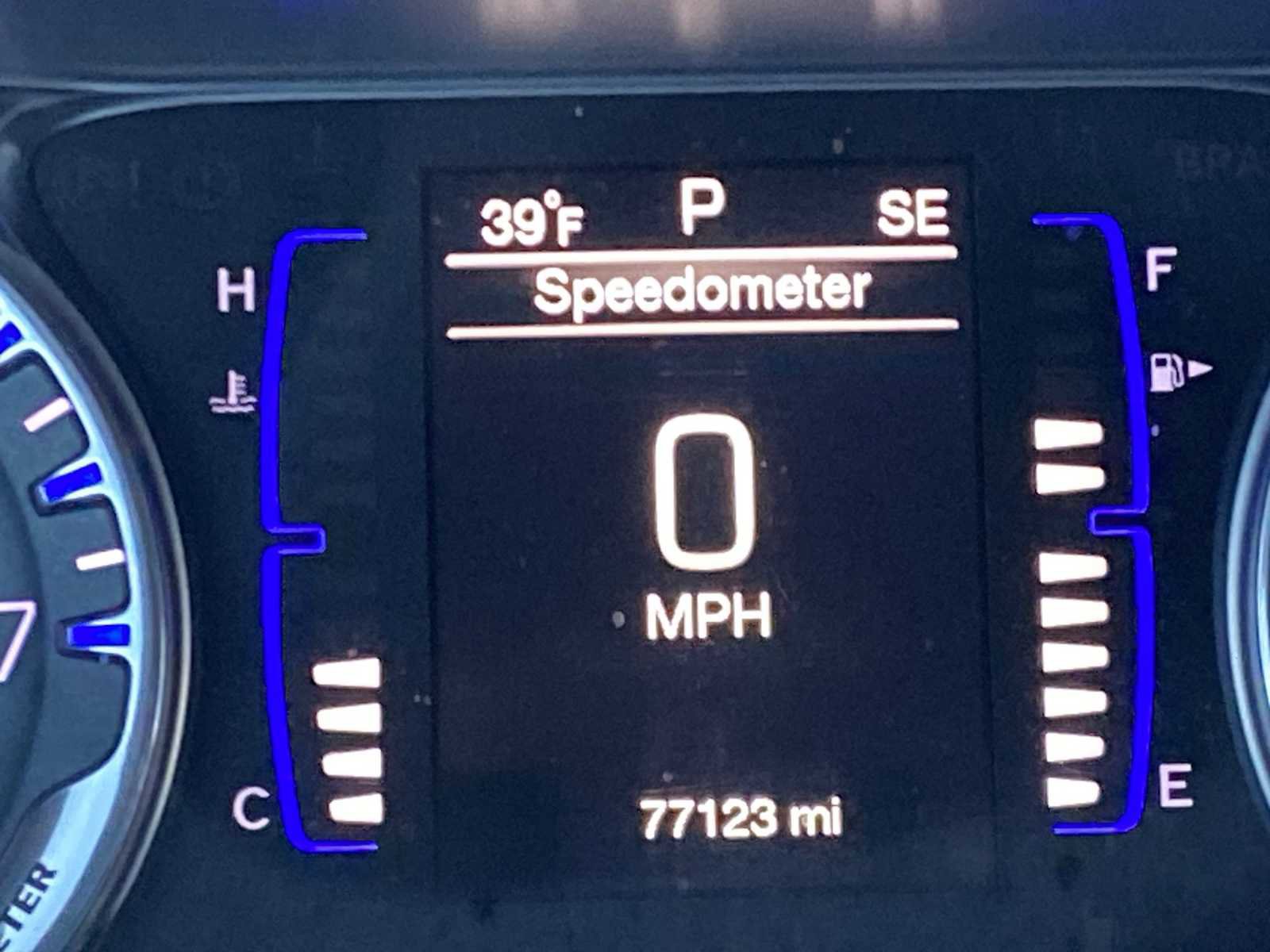 Certified 2016 Chrysler 200 Limited w/ Convenience Group image 20