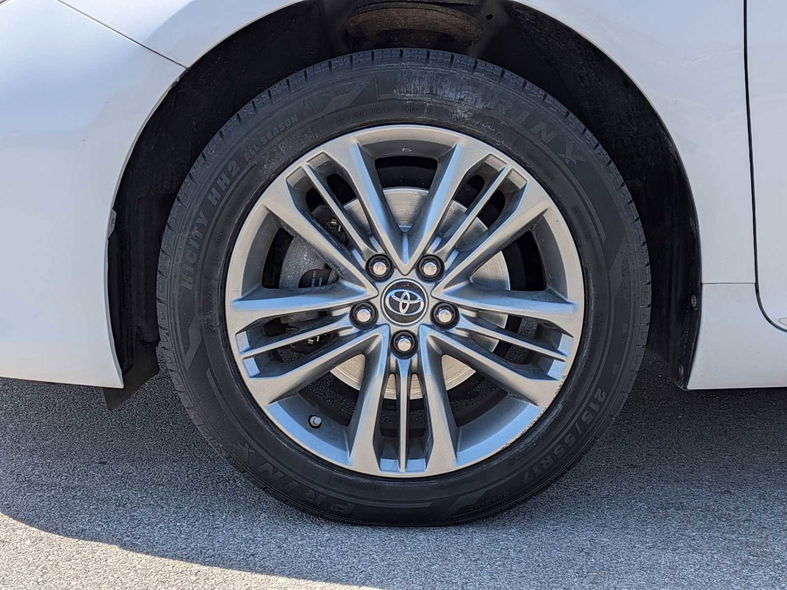 Used 2015 Toyota Camry LE FWD image 13
