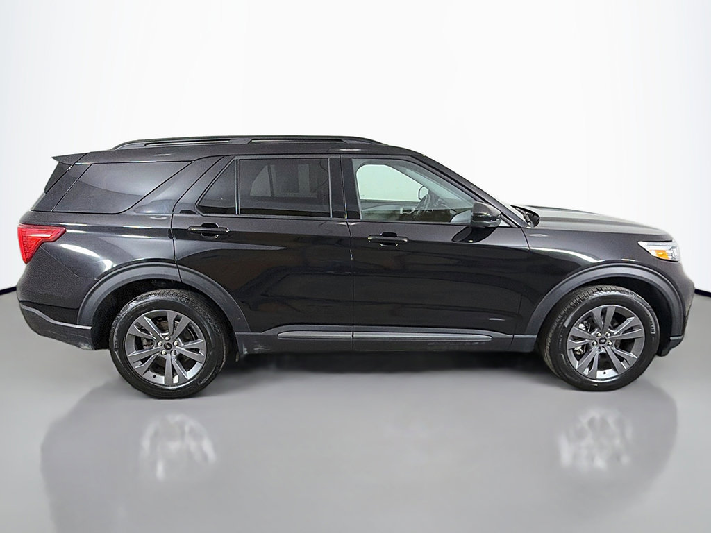 Used 2024 Ford Explorer XLT w/ XLT Sport Appearance Package AWD/4WD image 18