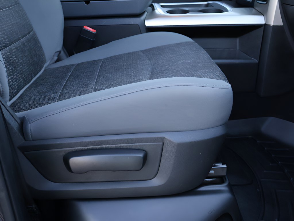 Used 2019 RAM 1500 Big Horn AWD/4WD image 15