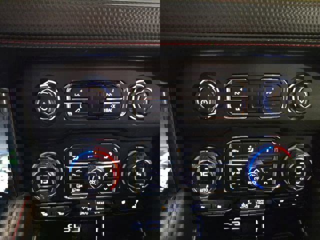 Used 2021 Chevrolet Suburban RST w/ Rear Media and Nav Package image 18