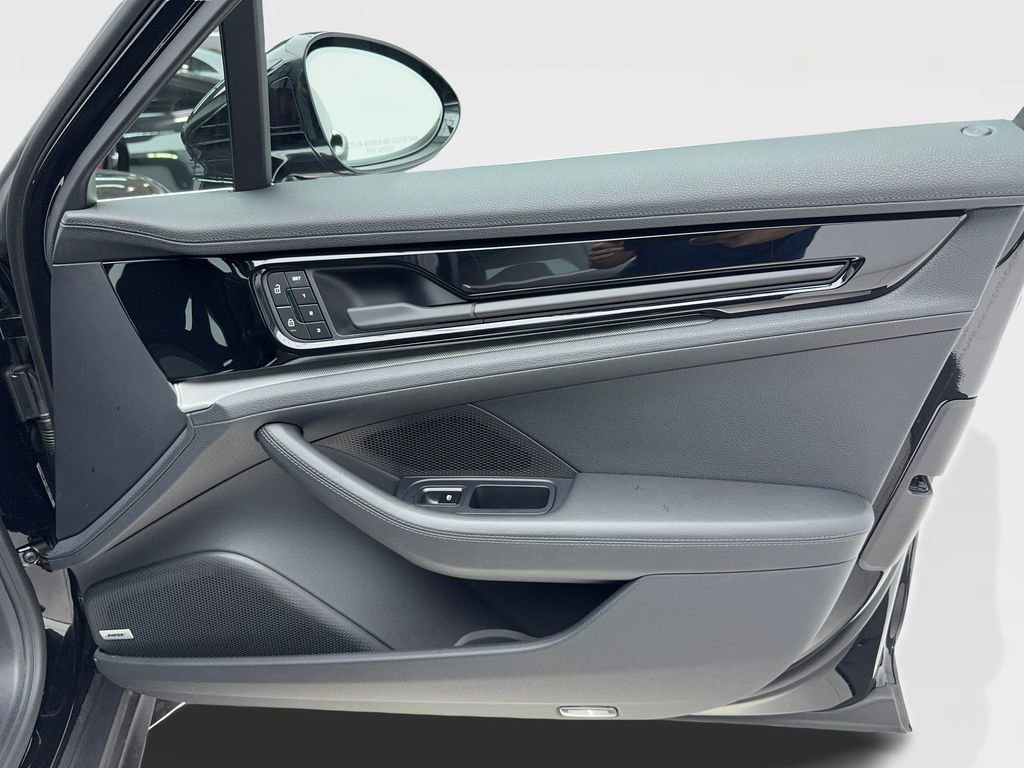 Used 2025 Porsche Panamera w/ Premium Package image 39
