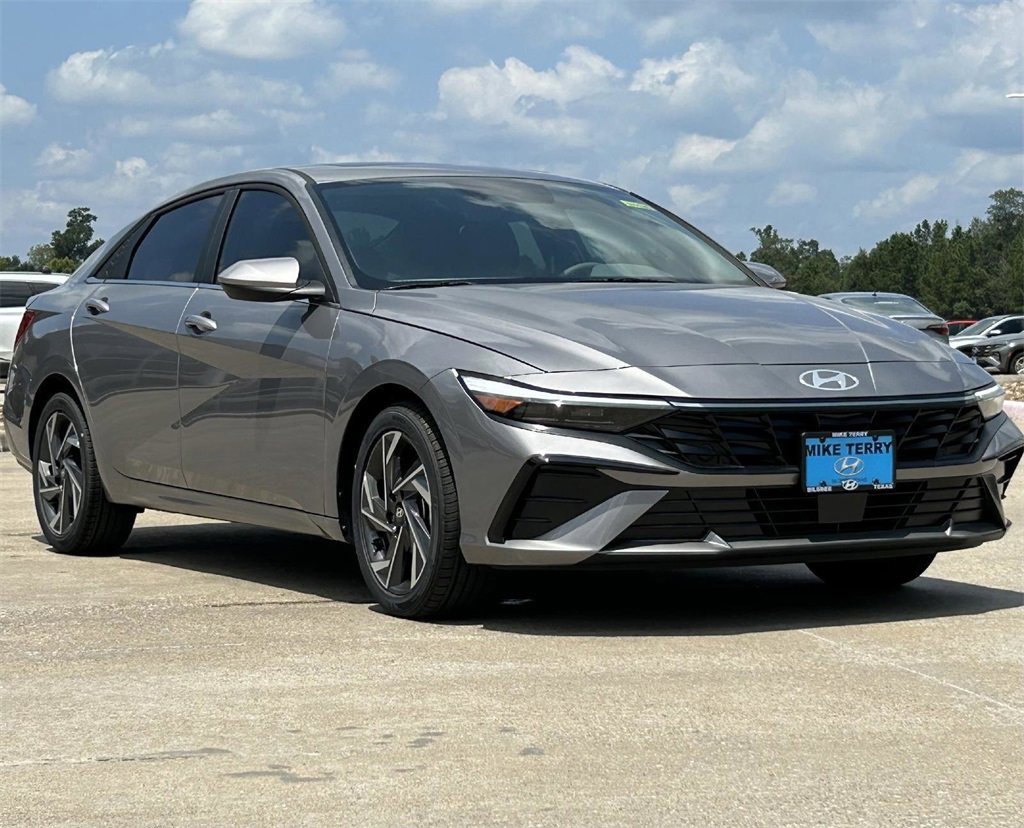 Used 2024 Hyundai Elantra SEL w/ Convenience Package image 11