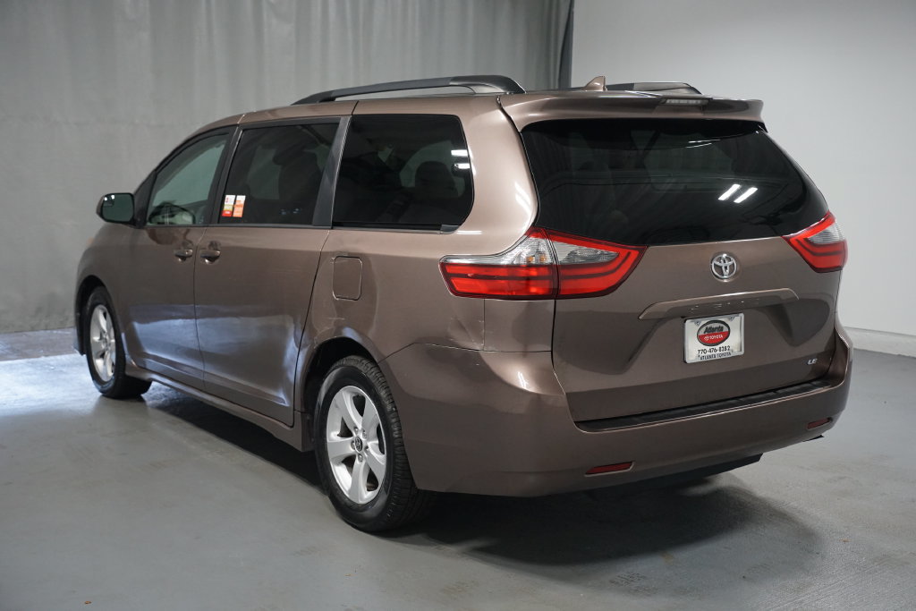 Certified 2020 Toyota Sienna LE FWD image 6