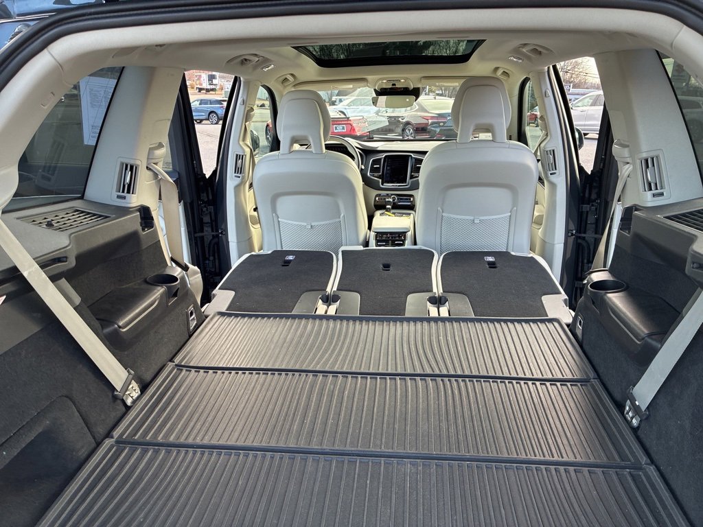 Used 2017 Volvo XC90 T6 Momentum w/ Vision Package image 29