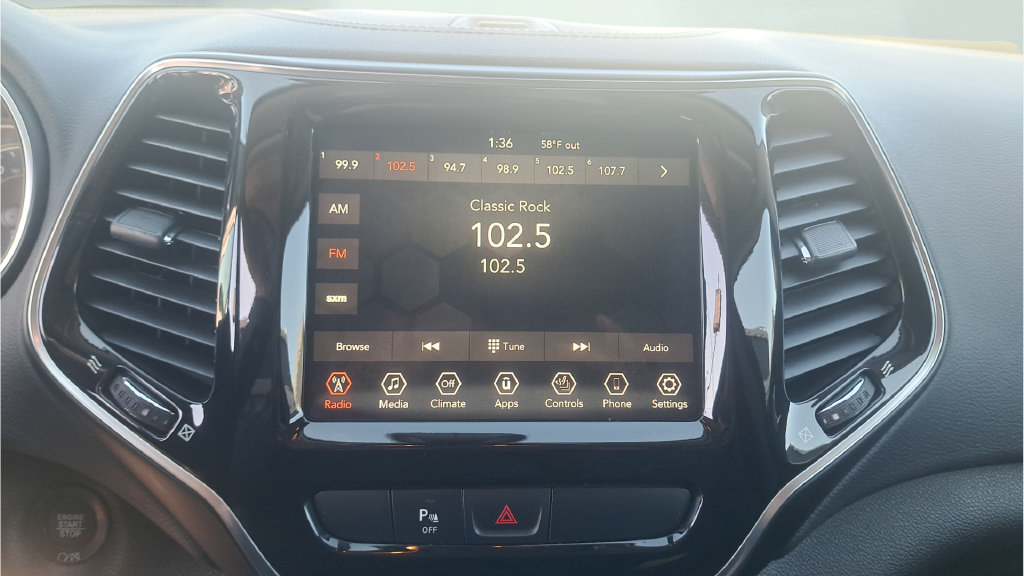 Used 2019 Jeep Cherokee Limited AWD/4WD image 32