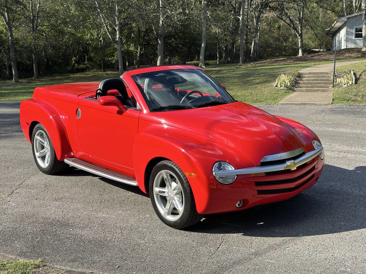 Used 2003 Chevrolet SSR w/ Preferred Equipment Group image 2