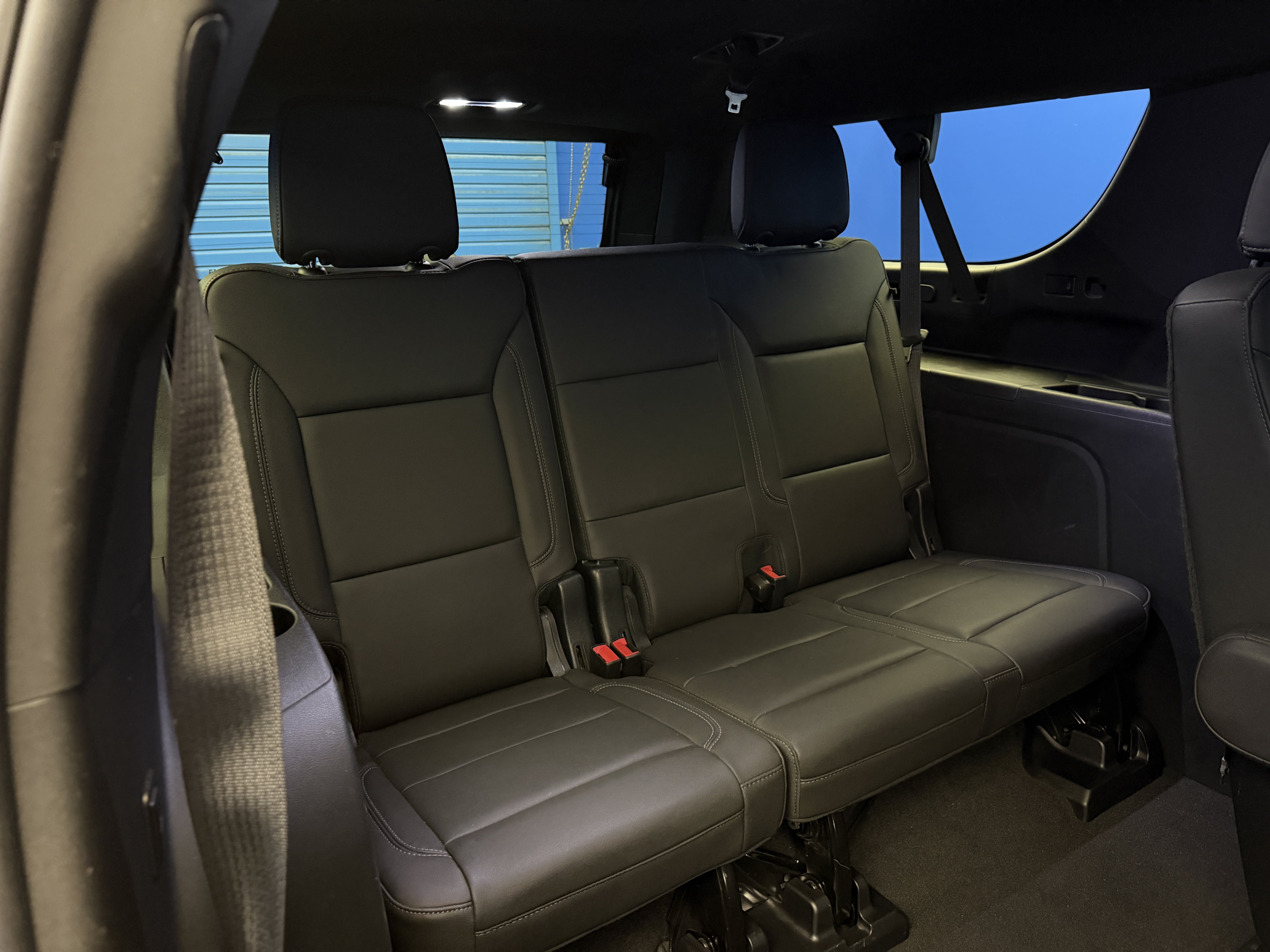 Used 2022 Chevrolet Suburban Z71 w/ Z71 Off-Road Package AWD/4WD image 30