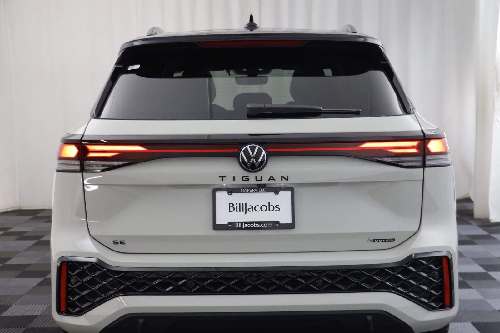 New 2026 Volkswagen Tiguan SE R-Line image 15