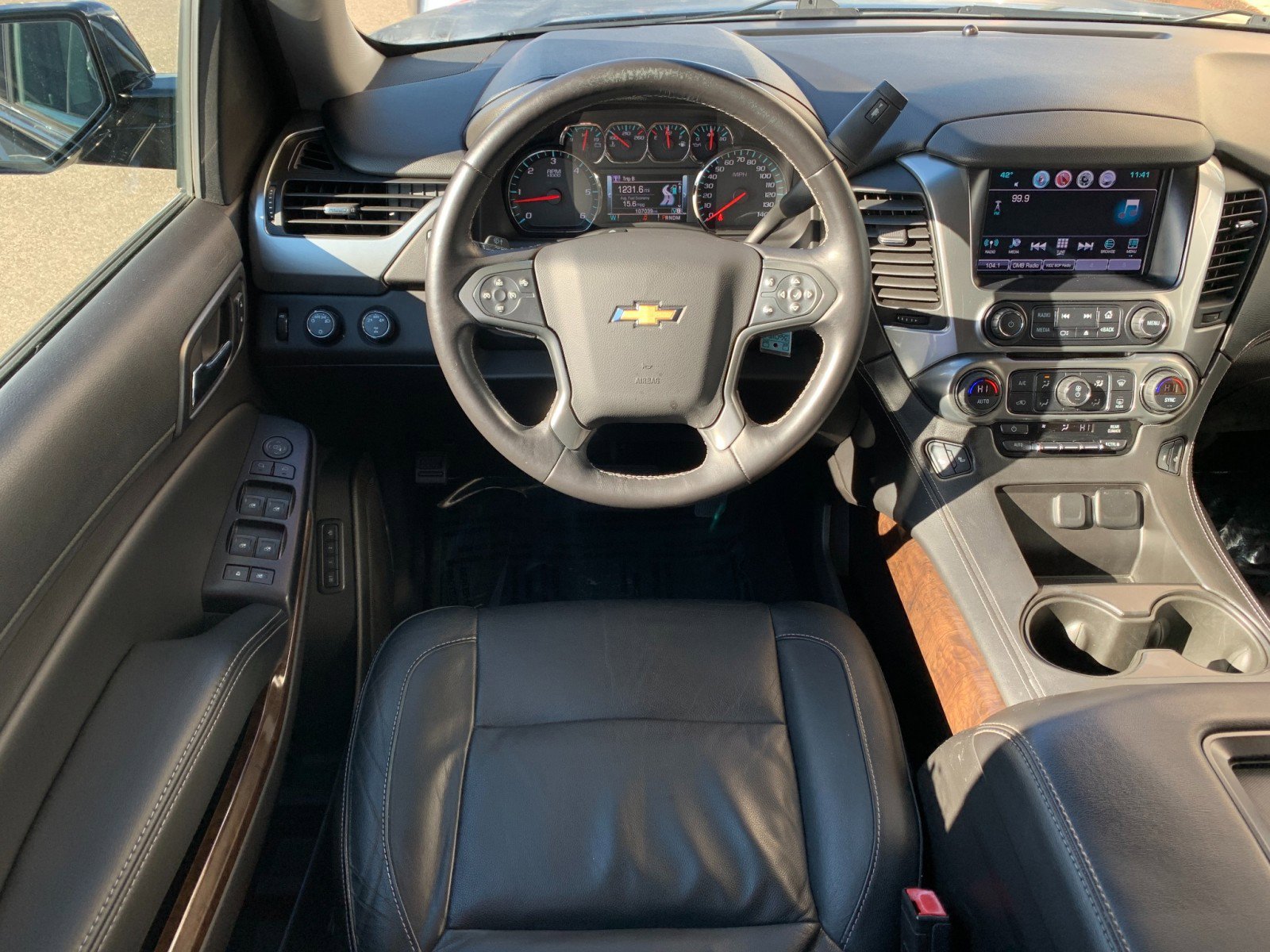 Used 2016 Chevrolet Suburban LT image 22