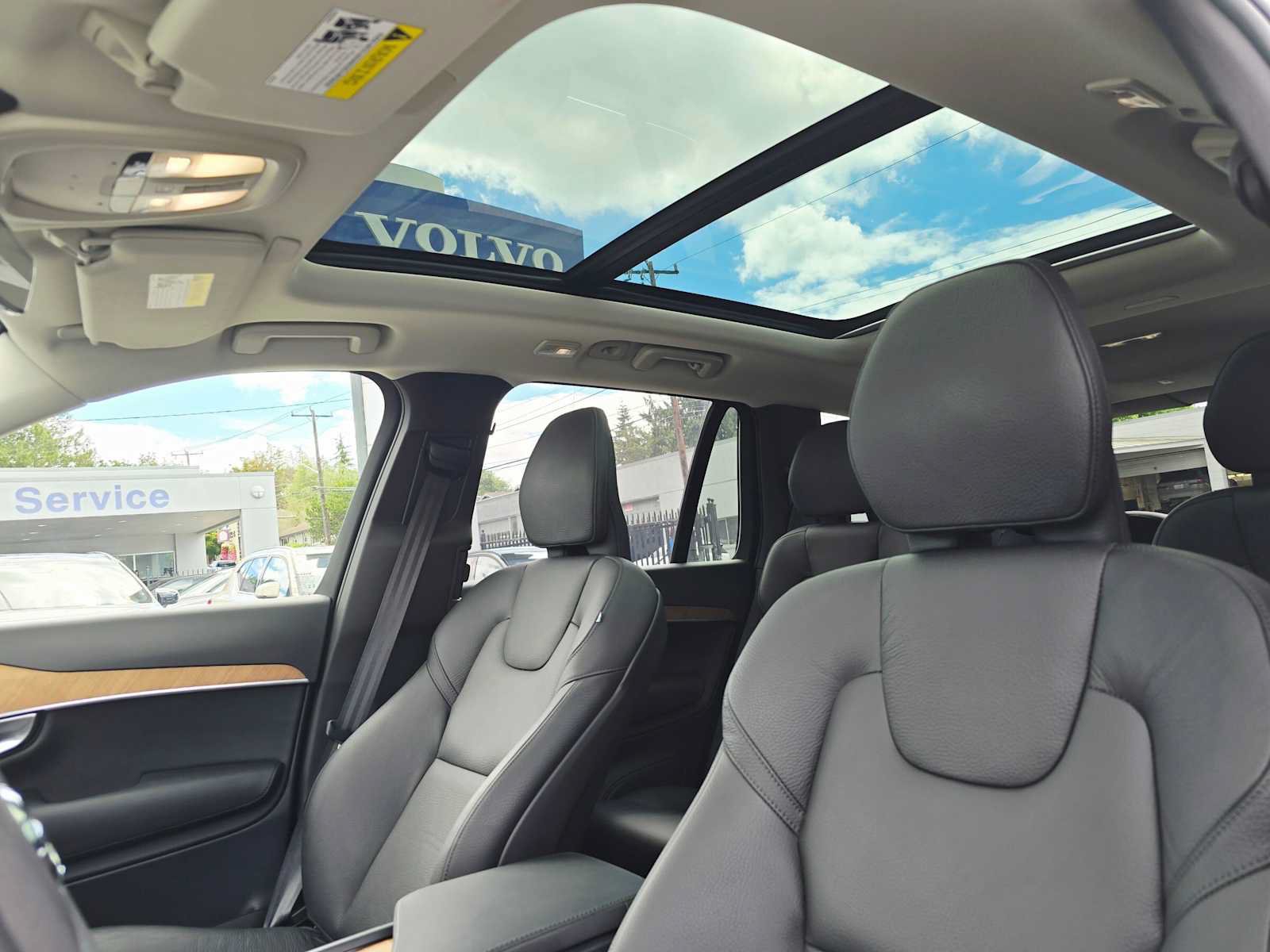 Certified 2025 Volvo XC90 T8 Plus w/ Protection Package Premier AWD/4WD image 22