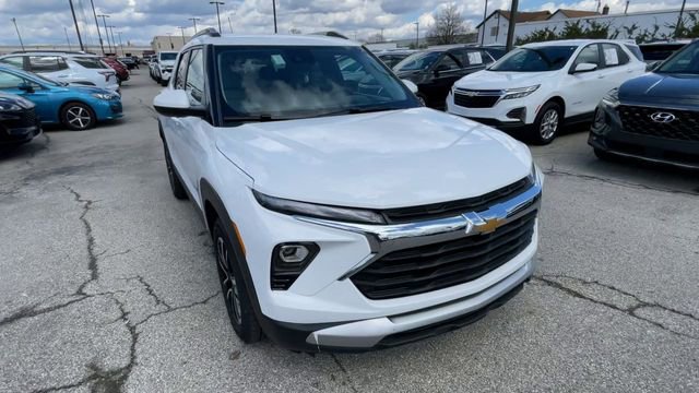 Used 2025 Chevrolet TrailBlazer LT FWD image 4