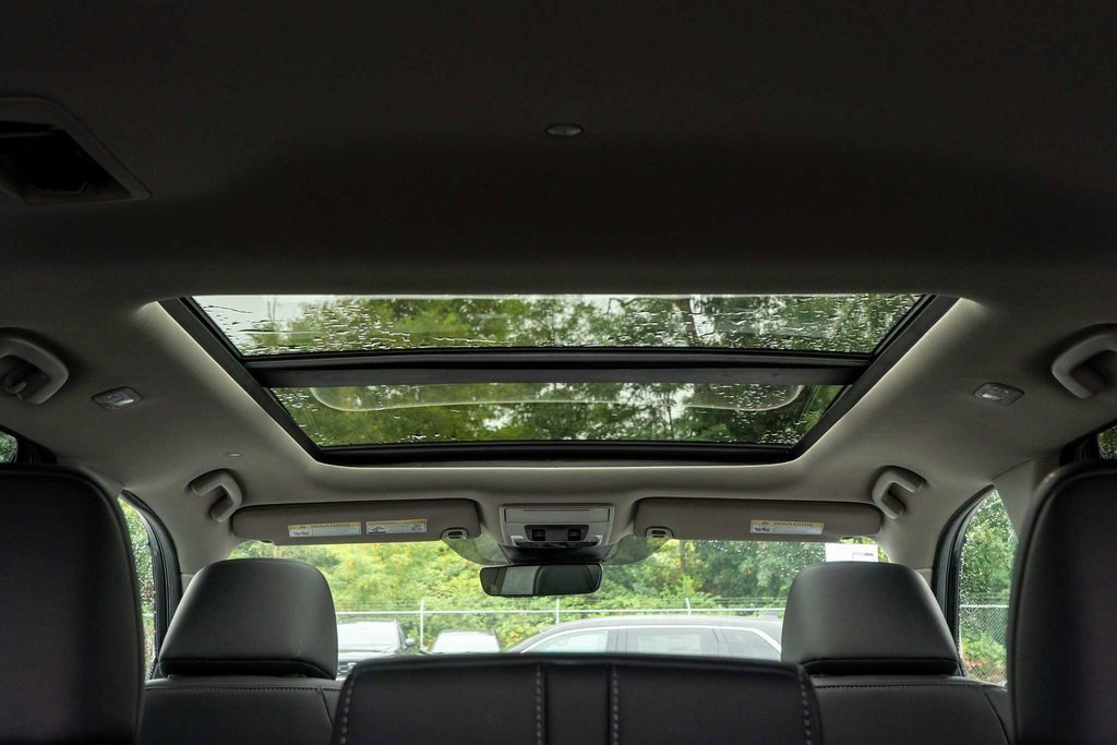 New 2025 Honda Pilot Touring image 14