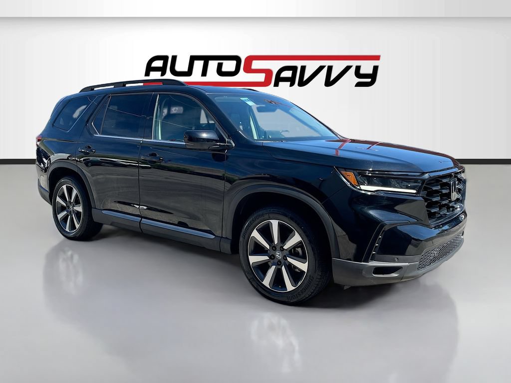 Used 2025 Honda Pilot Elite image 1