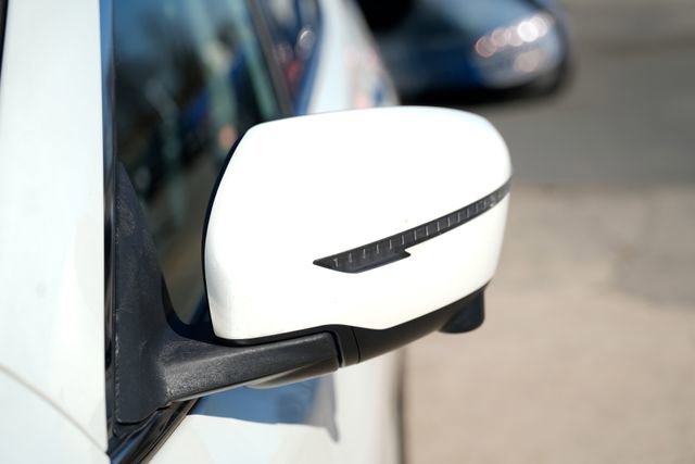 Used 2018 Nissan Rogue SV w/ Premium Package image 10