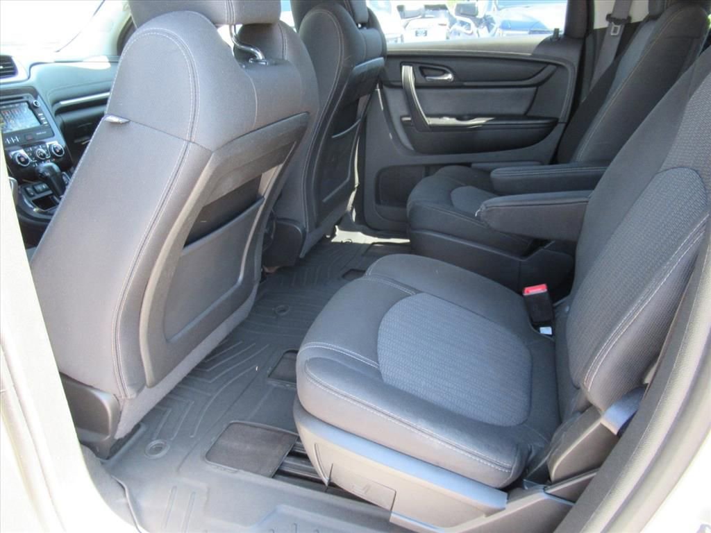 Used 2017 Chevrolet Traverse LT FWD image 32