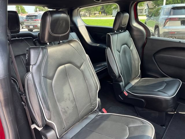 Used 2026 Chrysler Pacifica Limited FWD image 18