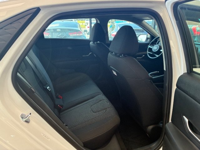Used 2026 Hyundai Elantra SE FWD image 26
