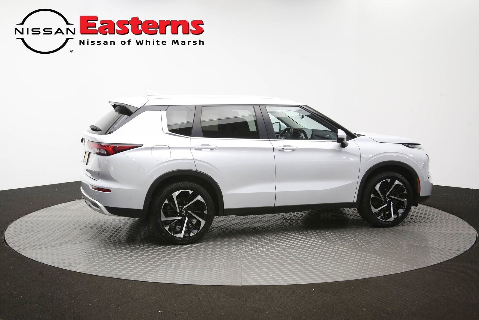Used 2024 Mitsubishi Outlander AWD image 44