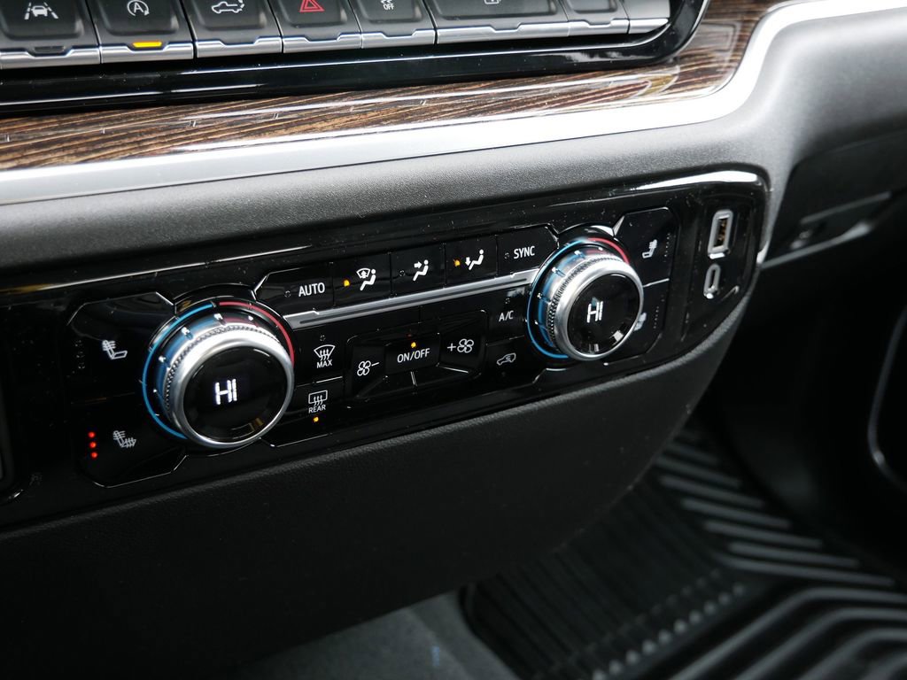 New 2026 GMC Sierra 1500 SLE w/ Preferred Package AWD/4WD image 16
