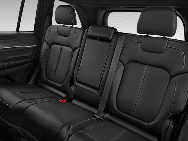 Used 2024 Jeep Grand Cherokee L Summit AWD/4WD image 11