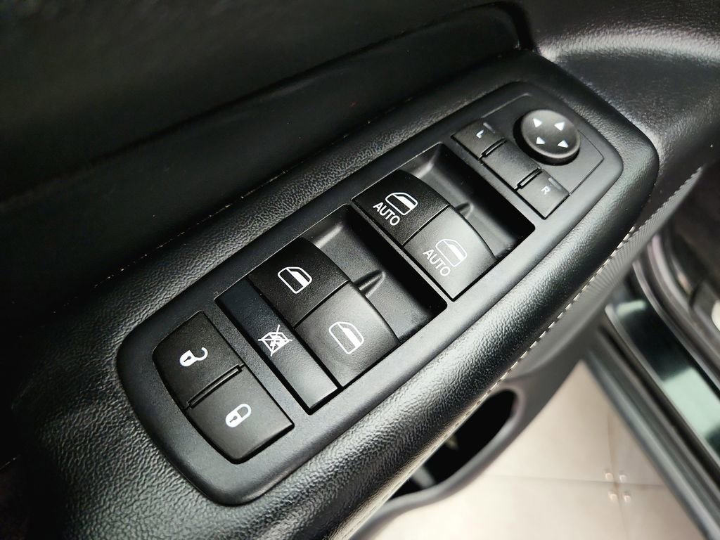 Used 2017 Jeep Grand Cherokee Limited w/ Luxury Group II AWD/4WD image 25