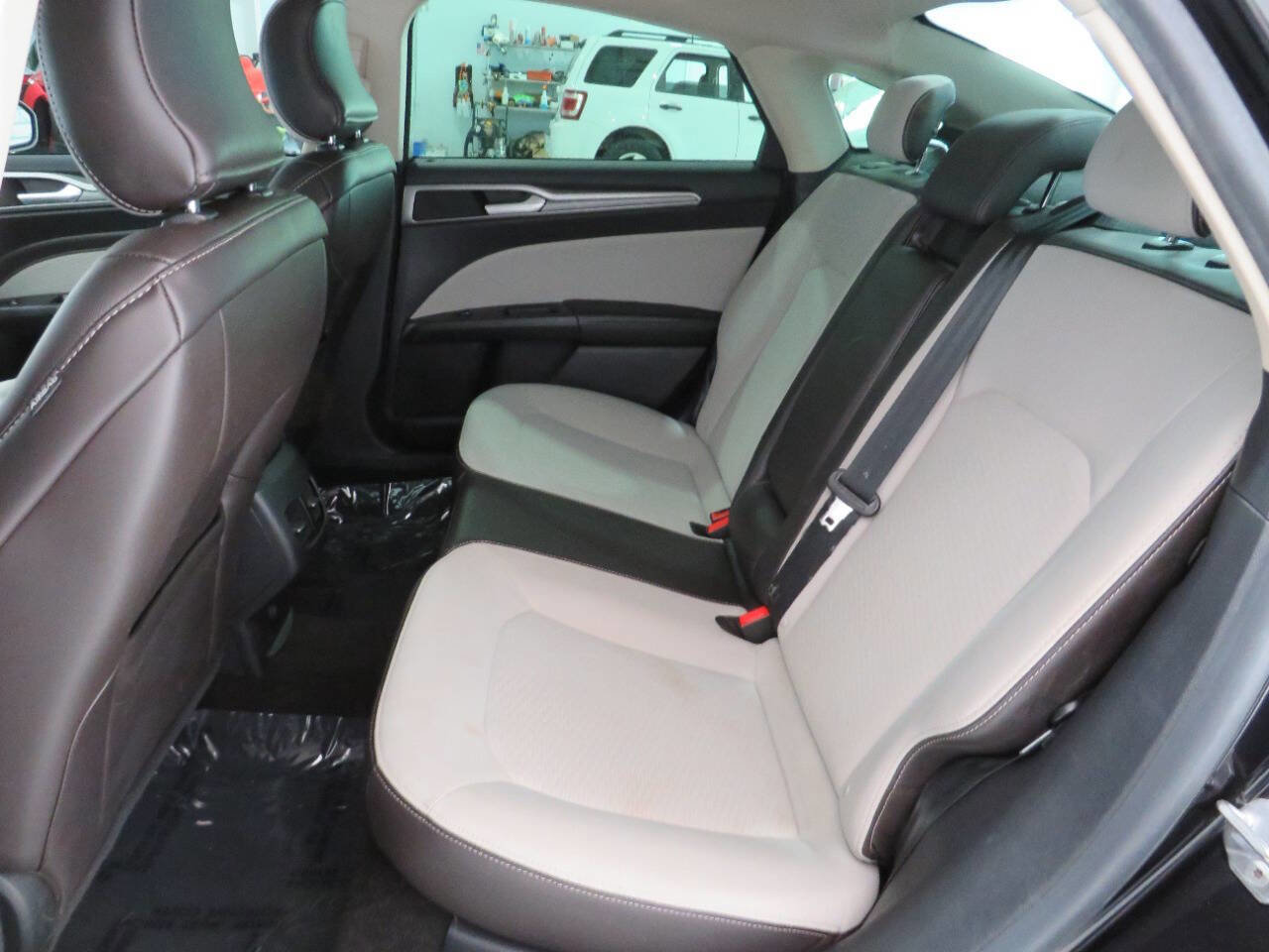 Used 2019 Ford Fusion SE w/ Equipment Group 151A FWD image 13
