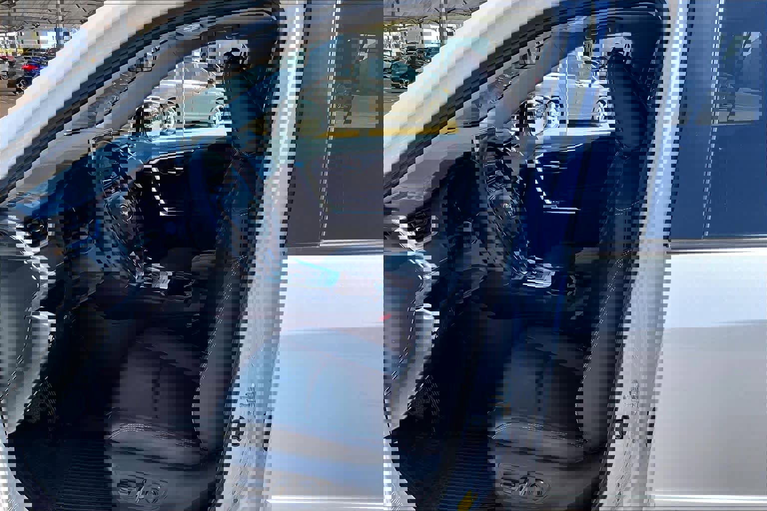 Used 2025 Toyota RAV4 XLE Premium image 8