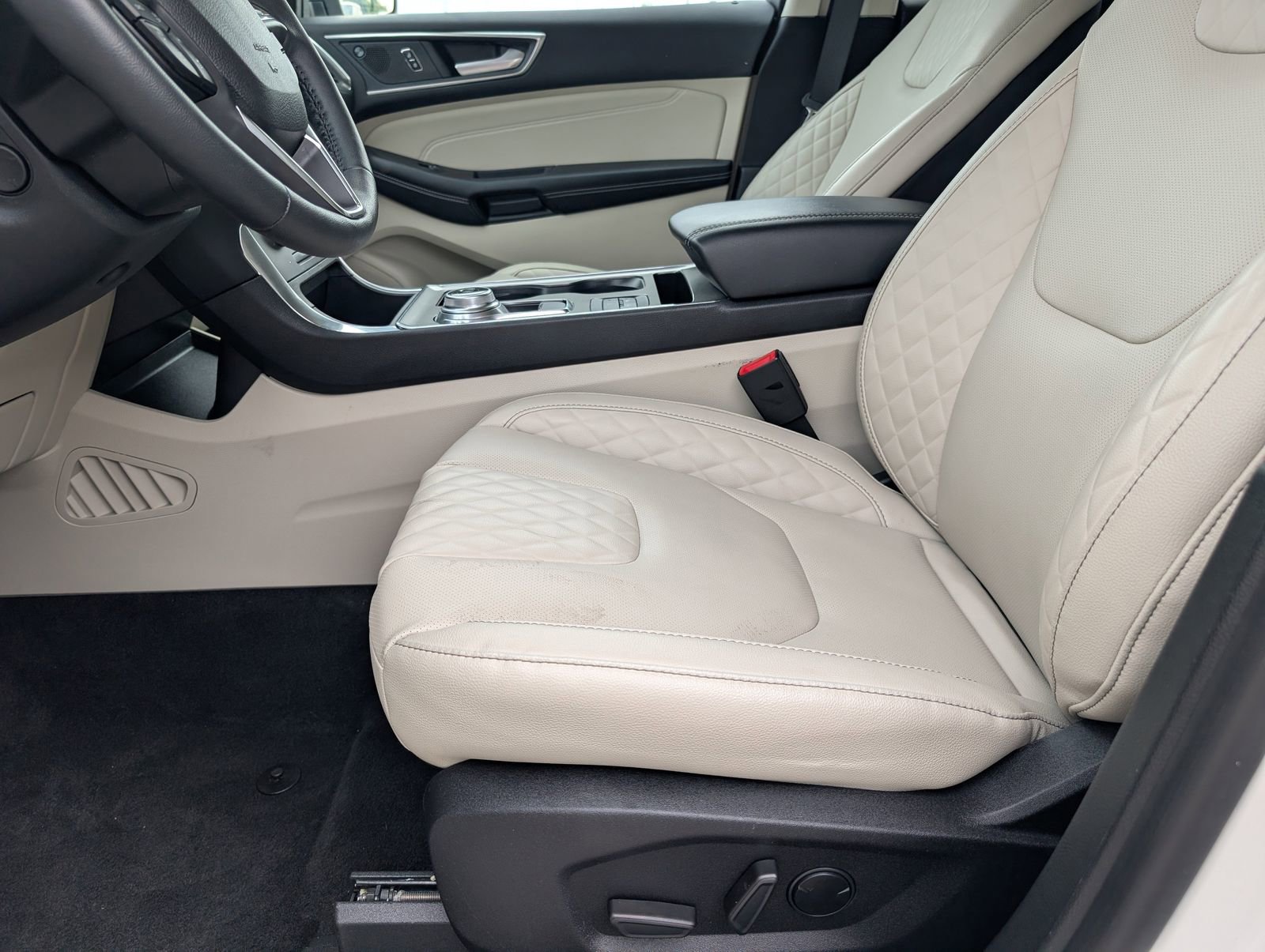 Used 2024 Ford Edge Titanium w/ Titanium Elite Package AWD/4WD image 7