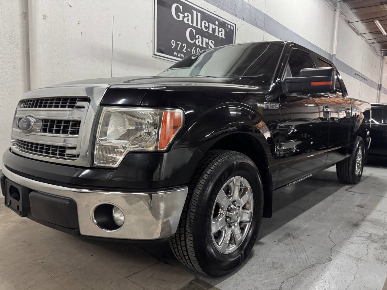 Used 2013 Ford F150 XLT w/ Luxury Equipment Group image 3