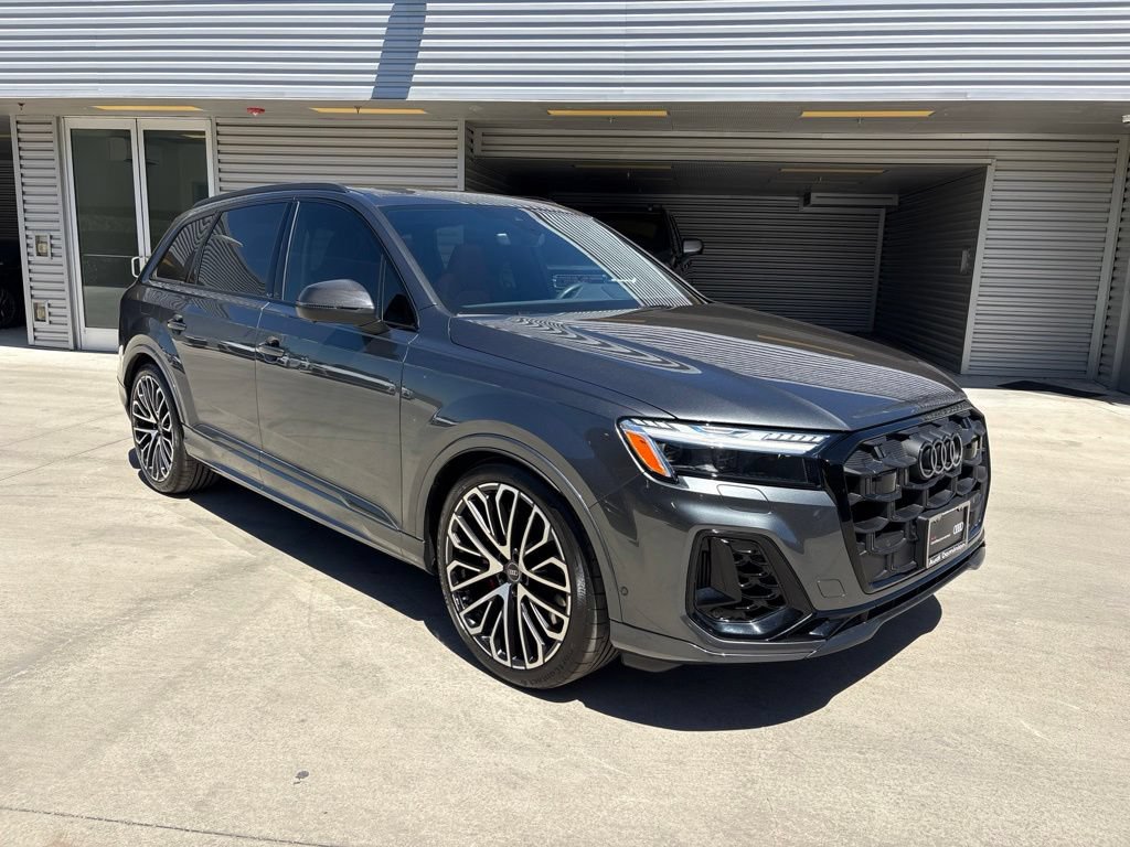 Used 2025 Audi SQ7 Prestige AWD/4WD image 3