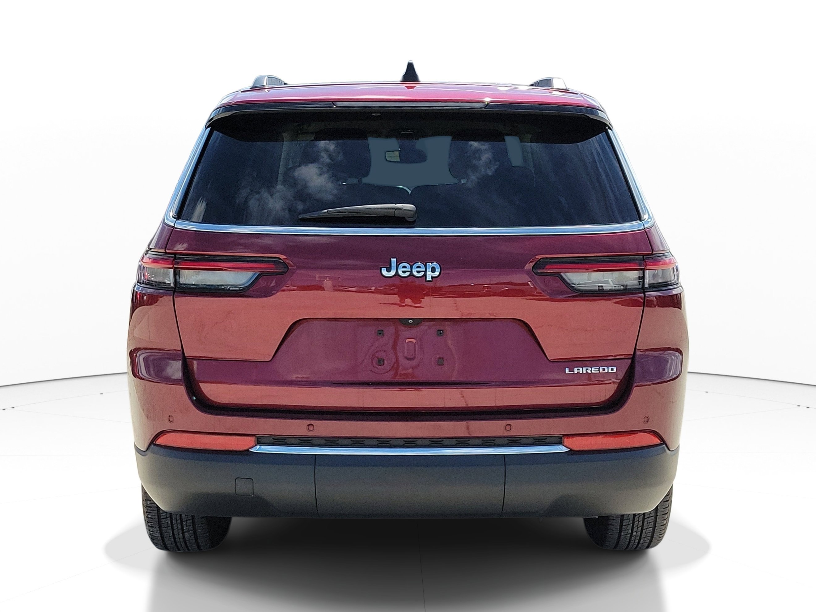Used 2023 Jeep Grand Cherokee L Laredo RWD image 5