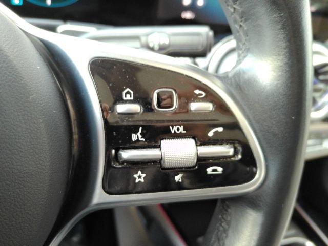 Used 2022 Mercedes-Benz EQB 300 4MATIC image 36