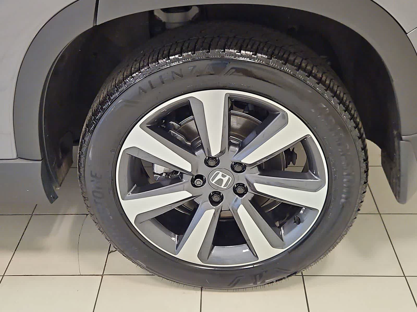 Certified 2025 Honda Pilot Touring image 26