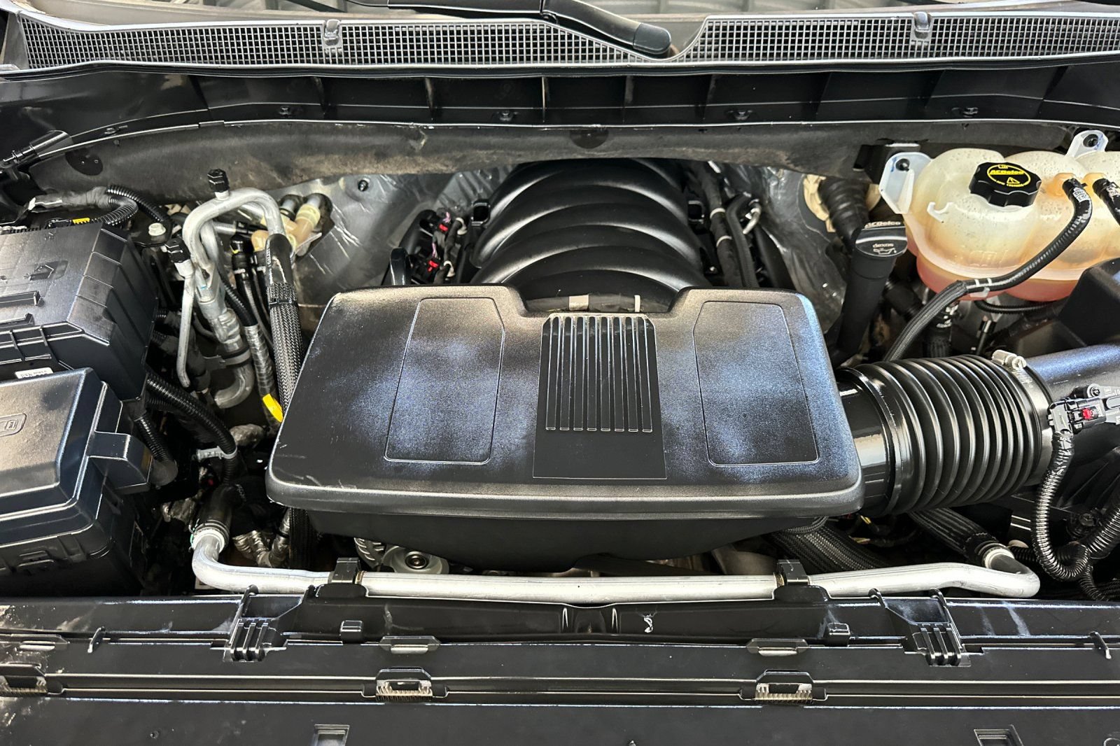 Certified 2025 Chevrolet Tahoe Premier AWD/4WD image 26