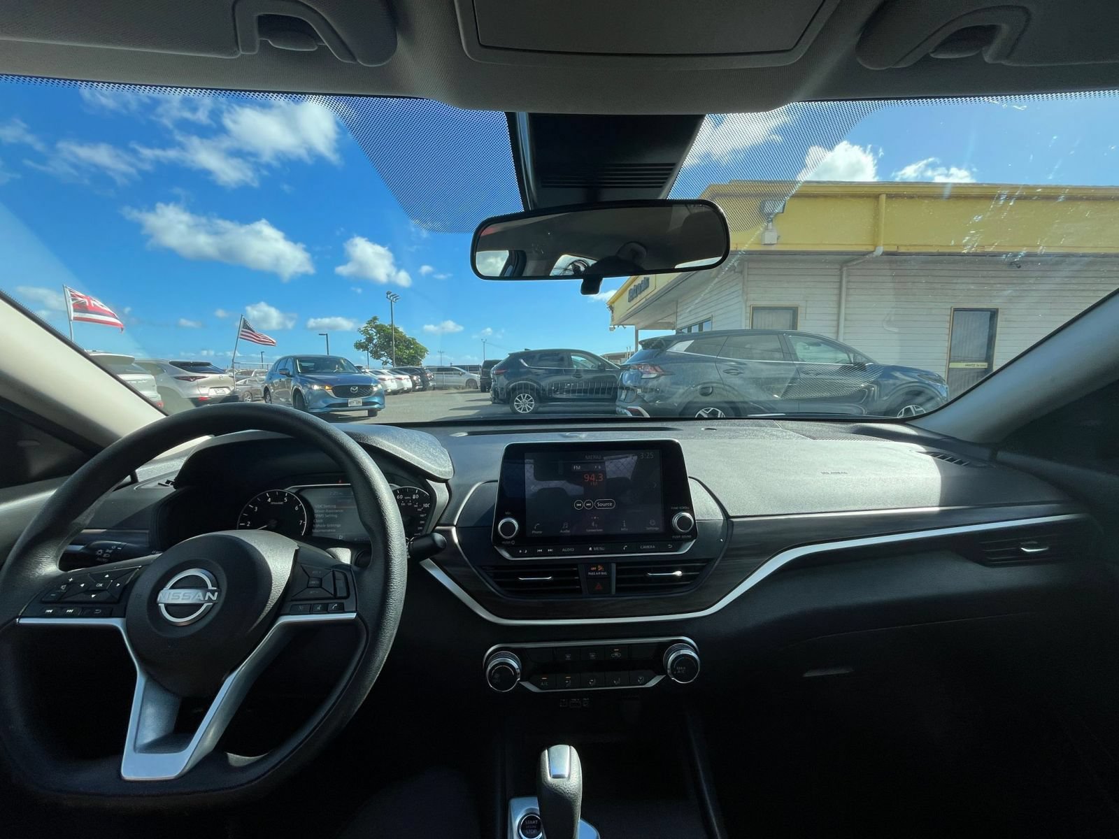 Used 2025 Nissan Altima 2.5 SV FWD image 30