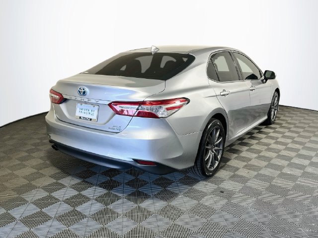 Certified 2020 Toyota Camry XLE FWD image 8