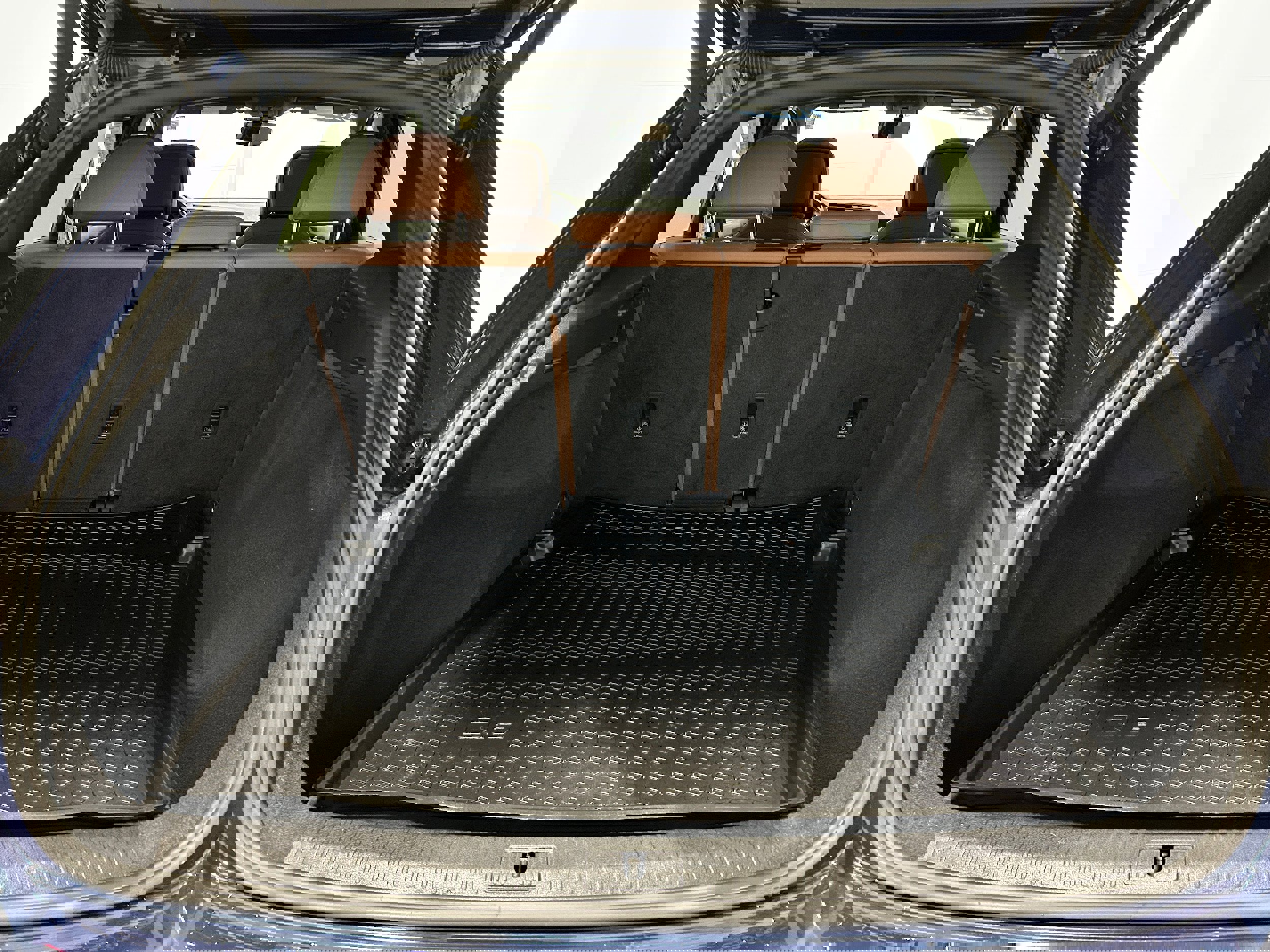 Used 2020 Audi Q3 2.0T Premium Plus w/ Premium Plus Package image 33