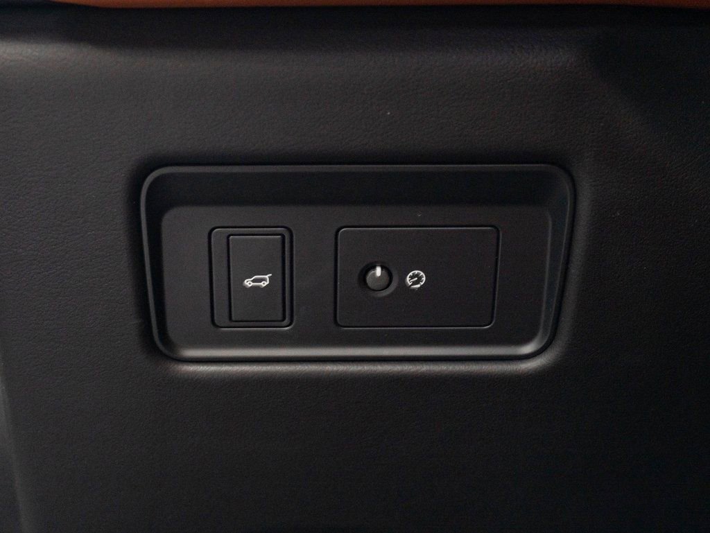 Certified 2024 Jaguar F-PACE R-Dynamic S image 41