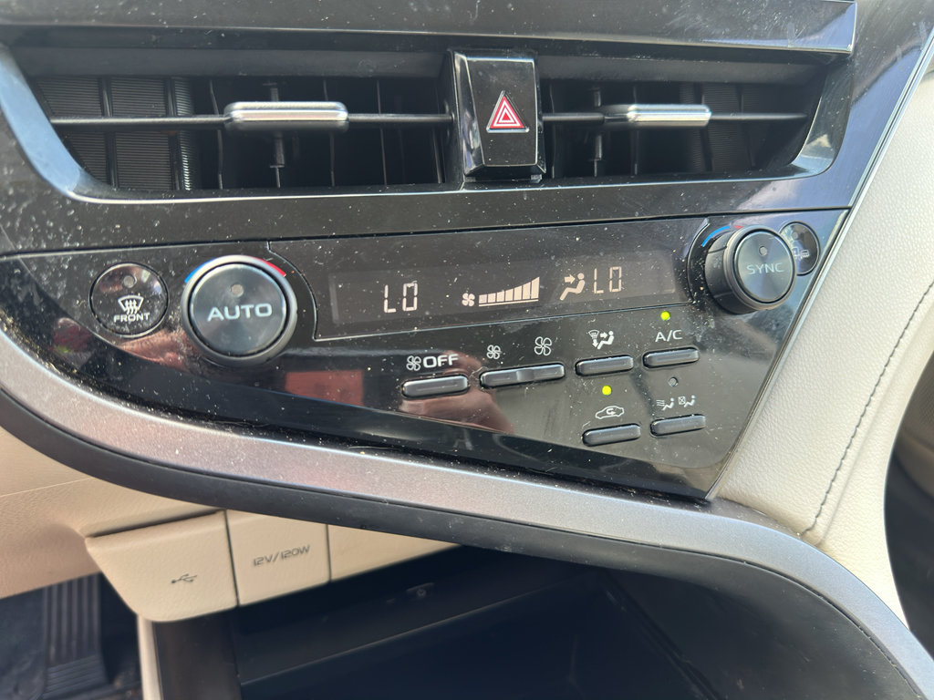 Used 2022 Toyota Camry XLE FWD image 25