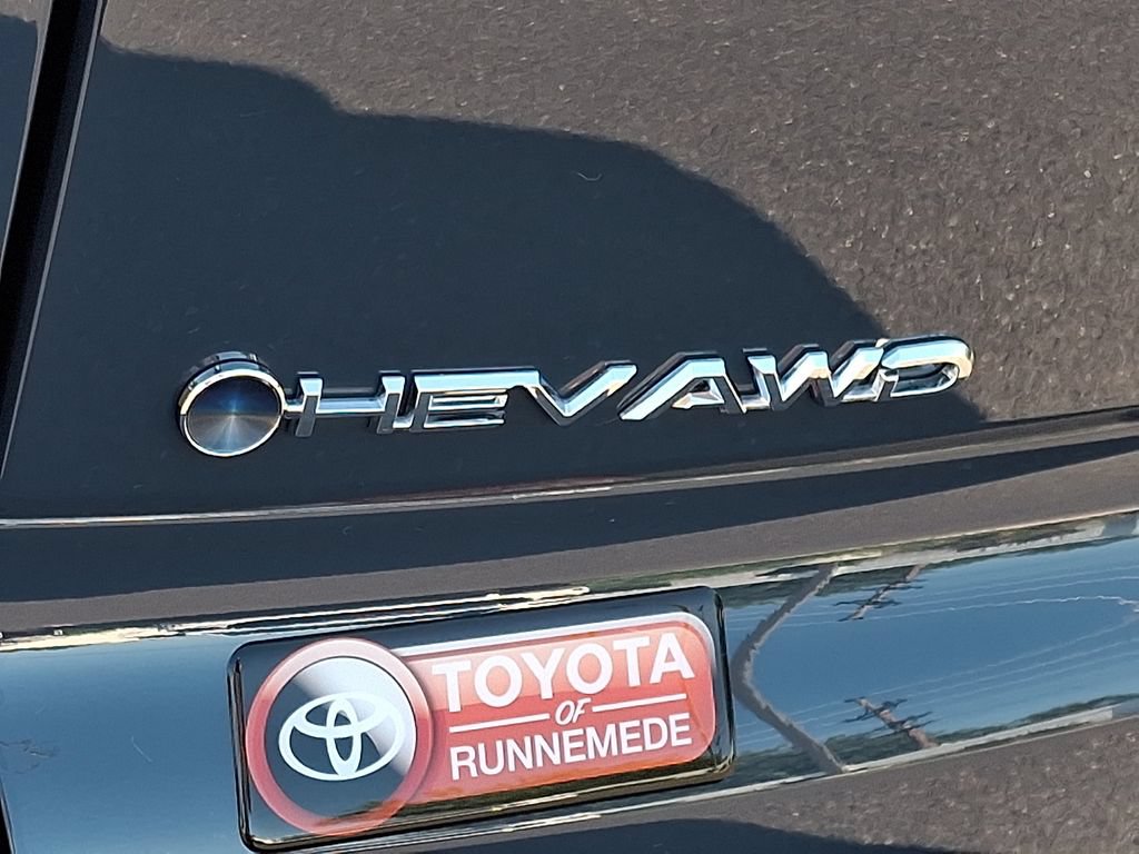 Certified 2026 Toyota Crown Signia AWD/4WD image 31