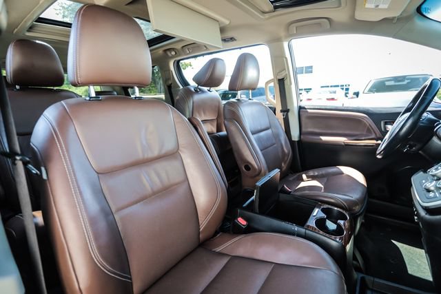 Used 2016 Toyota Sienna Limited Premium AWD/4WD image 44