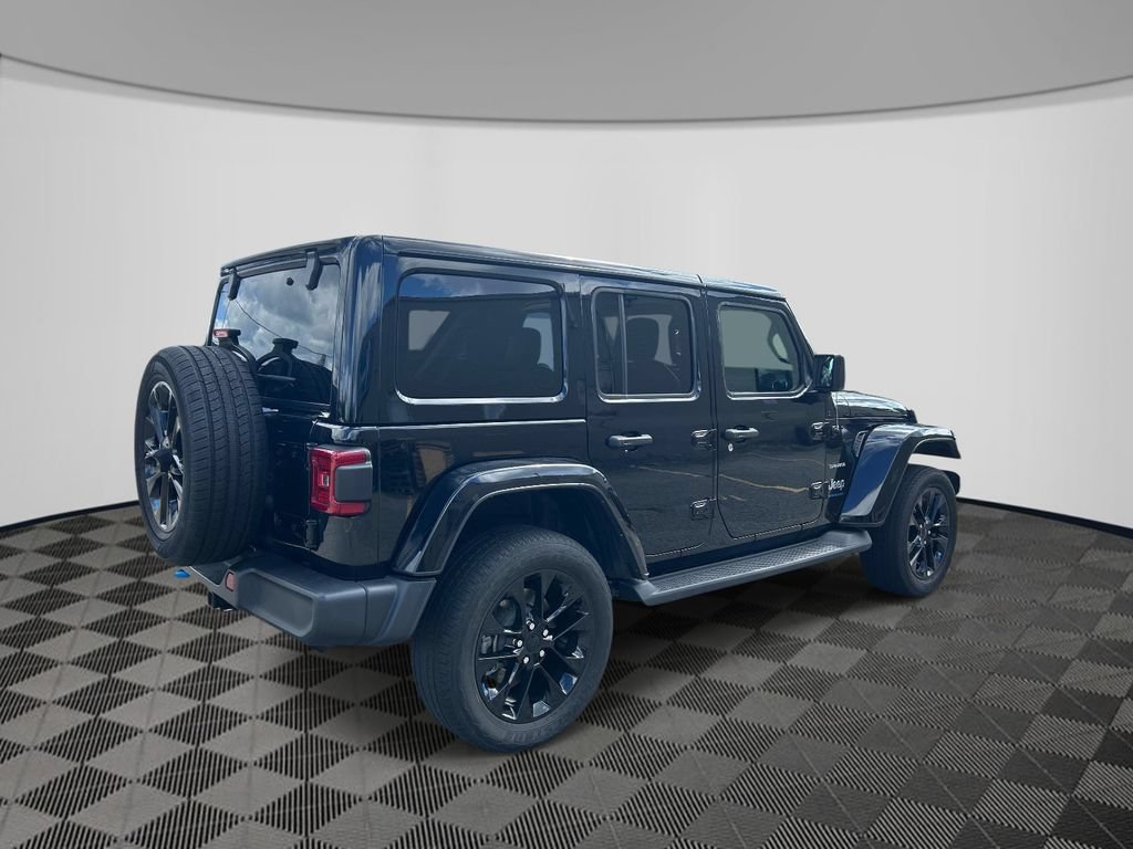 Used 2023 Jeep Wrangler Unlimited Sahara w/ Cold Weather Group AWD/4WD image 5