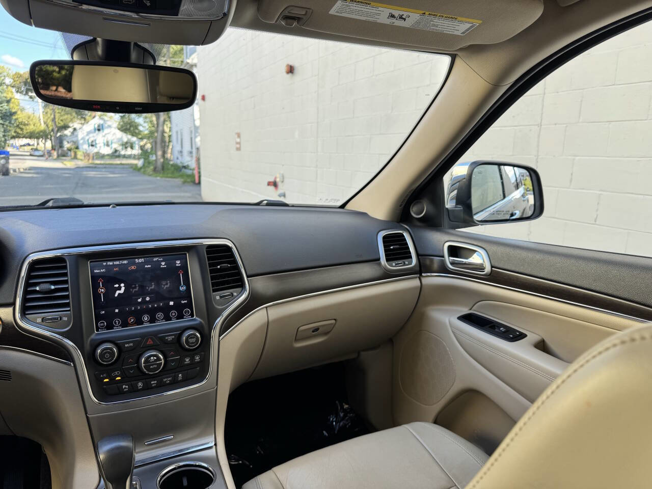 Used 2018 Jeep Grand Cherokee Limited image 29