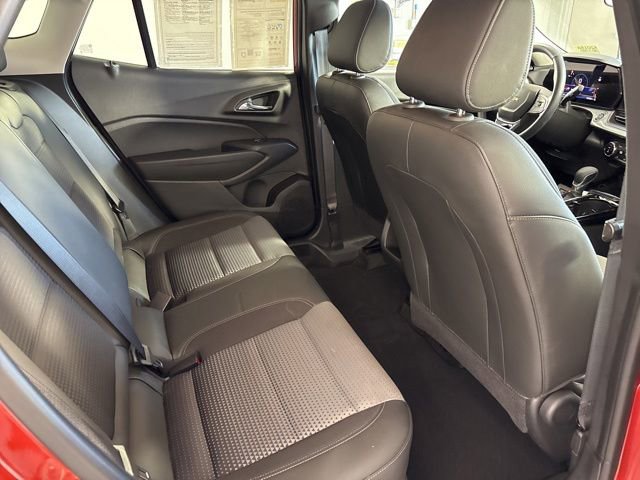 Used 2024 Chevrolet Trax LT w/ Driver Confidence Package FWD image 25