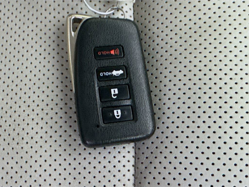 Used 2015 Lexus ES 350 w/ Luxury Package FWD image 36