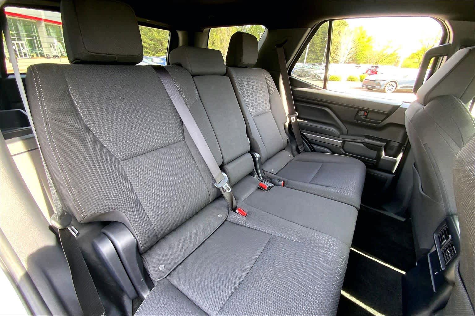 Used 2025 Toyota 4Runner SR5 AWD/4WD image 19