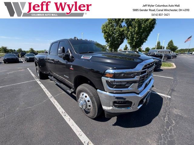 Used 2025 RAM 3500 Tradesman AWD/4WD image 1