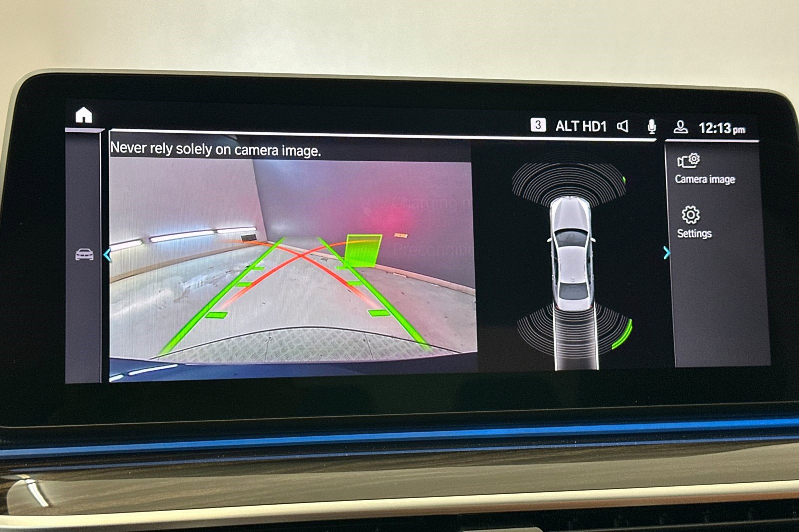 Certified 2023 BMW 530e w/ Convenience Package image 22