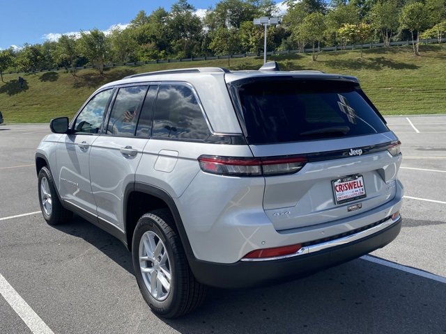 New 2025 Jeep Grand Cherokee 4WD image 5